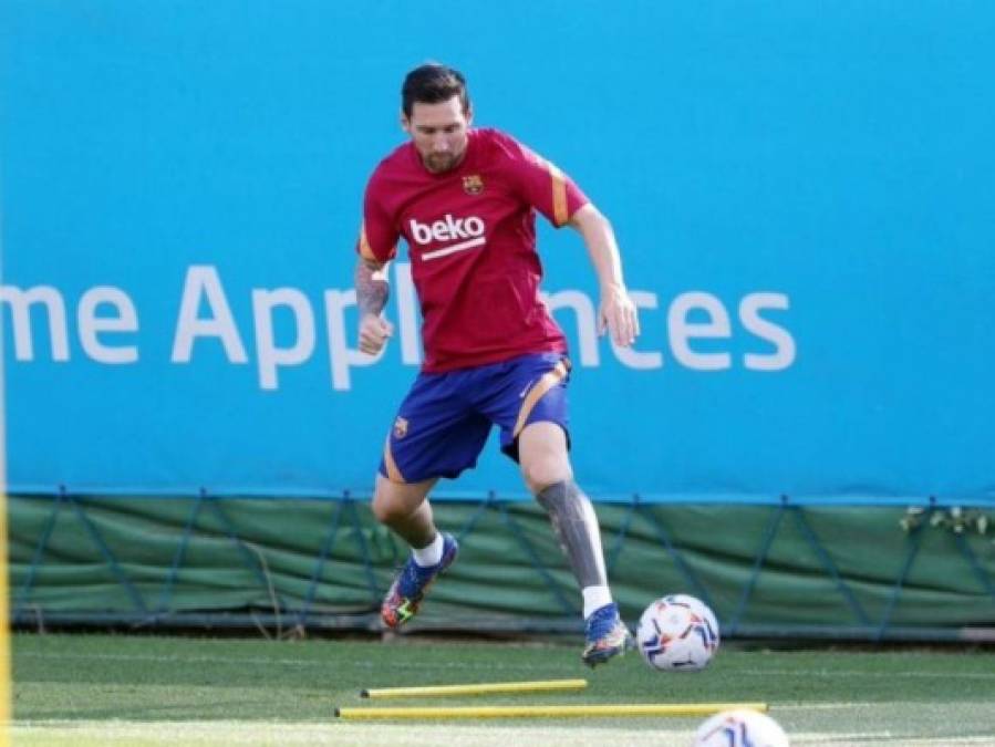 FOTOS: Así fue la llegada de Messi a los entrenamientos del Barça