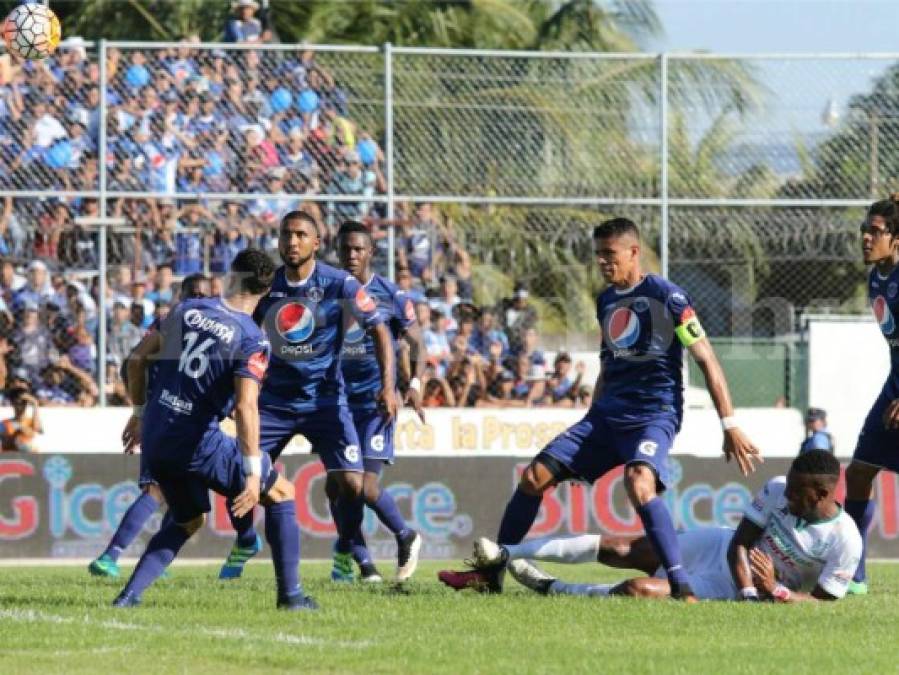 Acciones de la final entre Motagua y Platense en el estadio Excélsior de Puerto Cortés