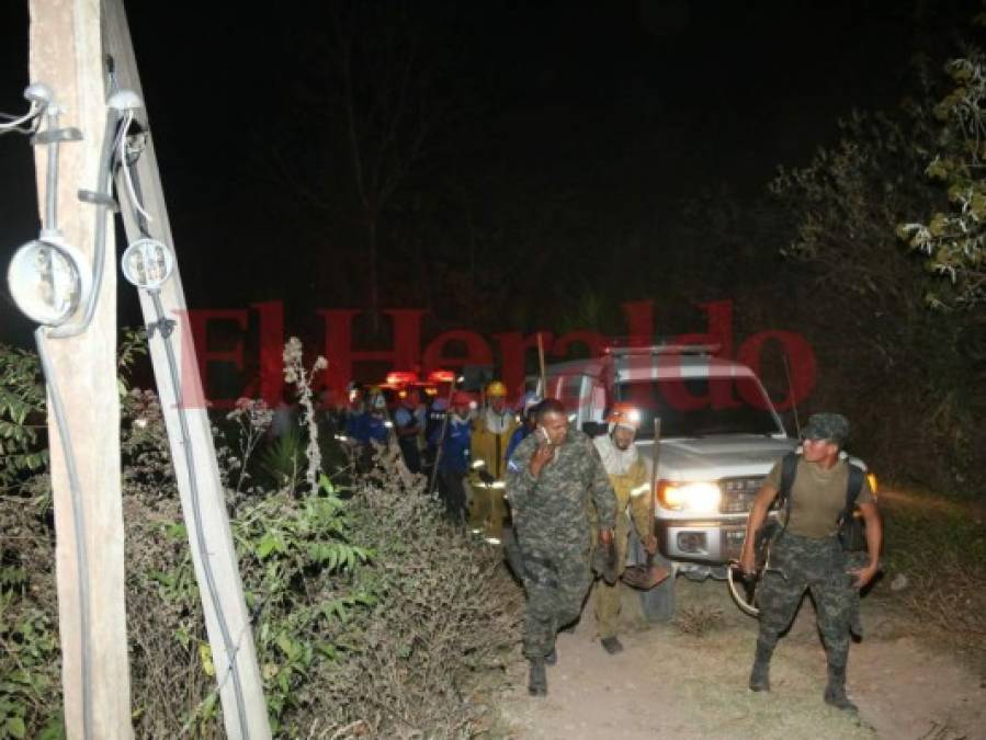 Las desgarradoras imágenes del incendio en La Montañita en el que murieron dos bomberos