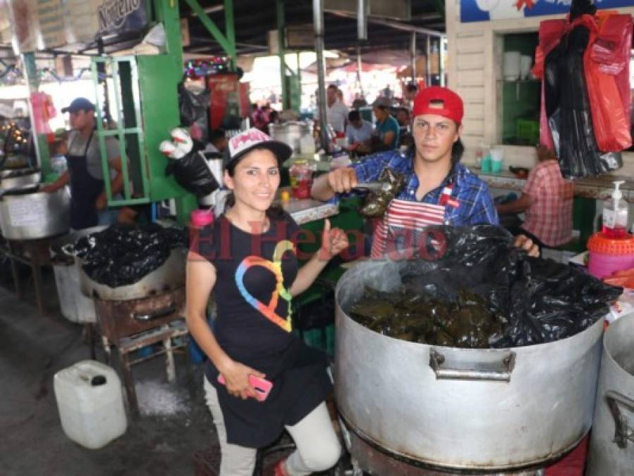 Tradición Navideña: Los tamales que abundan en los mercados de la capital