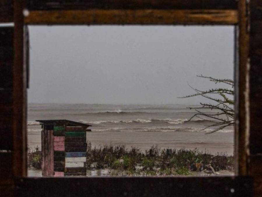 Centroamérica clama ayuda para reconstrucción ante devastaciones por huracanes (FOTOS)