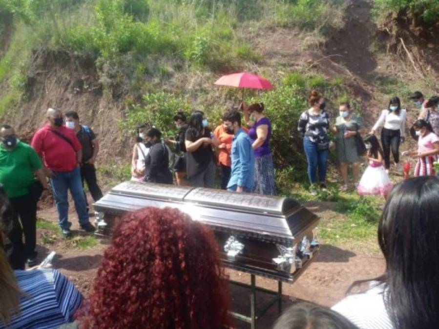 El doloroso sepelio del pastor asesinado por un sicario en la Kennedy (FOTOS)