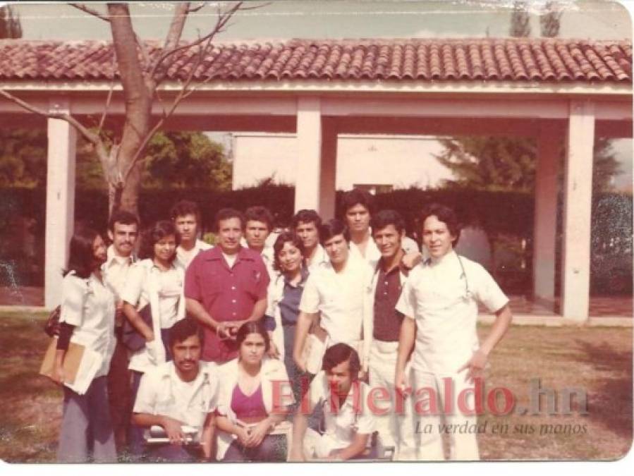 Así era el doctor Mario Rivera, la voz del programa 'El médico y su Salud'