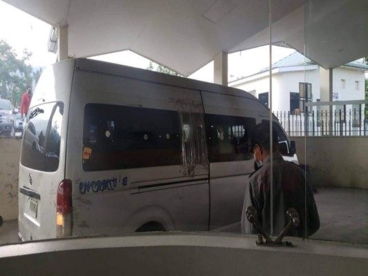 Escena del crimen donde asesinaron a conductor y ayudante de bus en San Pedro Sula (FOTOS)