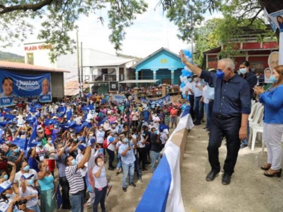 Con aglomeraciones y otros sin mascarilla: así fueron las concentraciones políticas este fin de semana