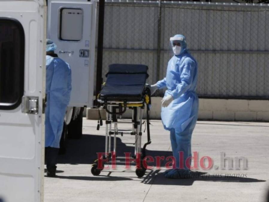 FOTOS: Trasladan primeros pacientes al hospital móvil de Tegucigalpa