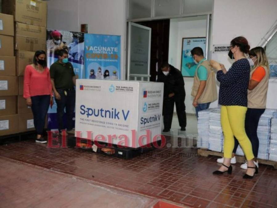 LLega a Tegucigalpa lote de 6,000 dosis de vacuna rusa Sputnik V