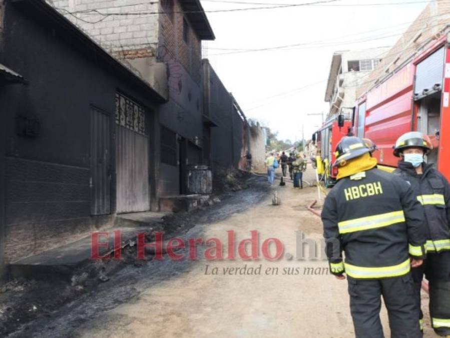 FOTOS: Ruinas, tristeza y pérdidas deja incendio en la Arturo Quezada