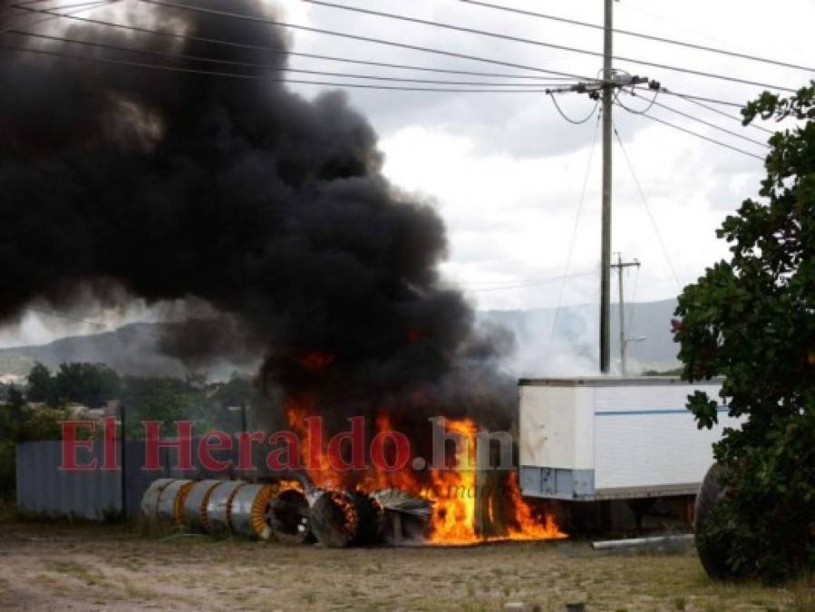 Las imágenes que dejó voraz incendio en planta de la ENEE