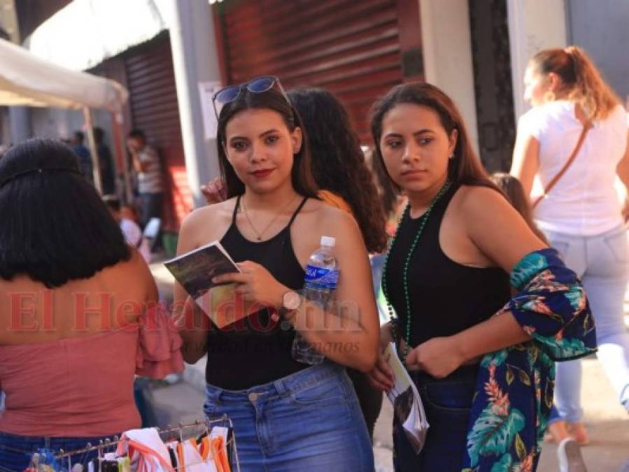 Hermosas mujeres brillaron en el colorido carnaval de La Ceiba