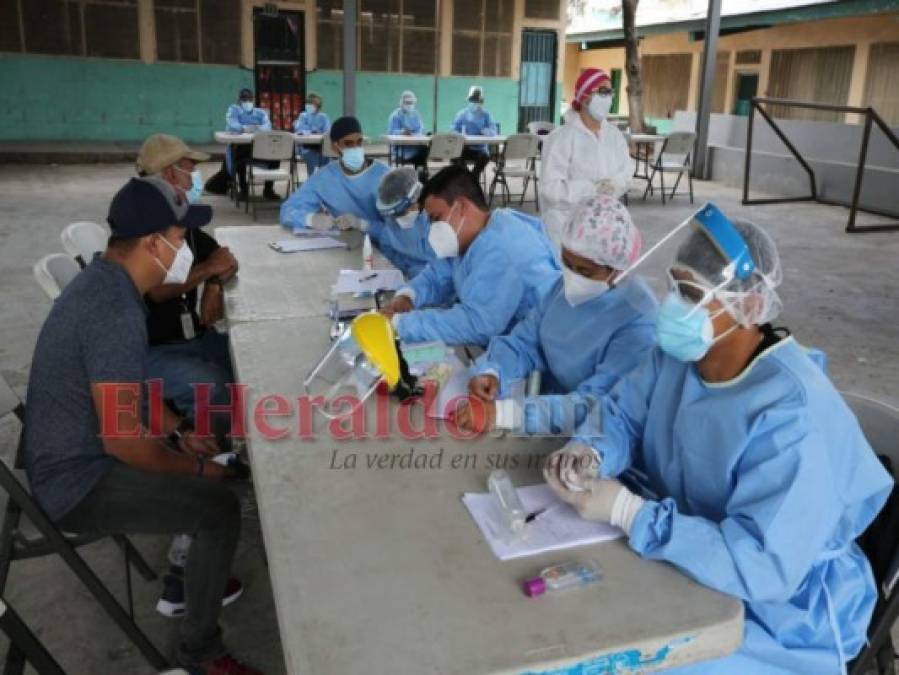 Hondureños no usan mascarilla; triajes y hospitales continúan llenos (Fotos)