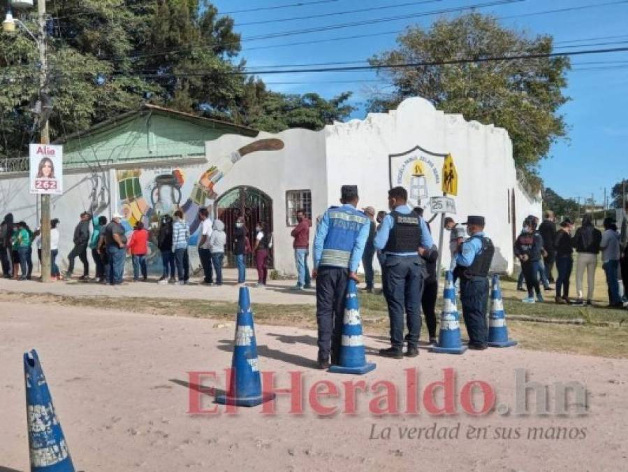 En vehículo, mototaxi o caballo: Así llegó a votar la gente en Santa Ana, Ojojona y Sabanagrande