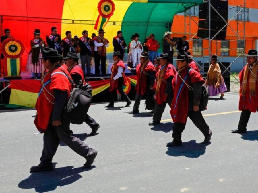 FOTOS: Ponchos Rojos, la fiel milicia aymara de Evo que rechaza transición en Bolivia