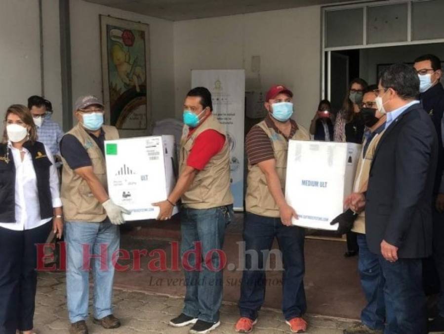 Así fue la llegada de 59,670 dosis de la vacuna Pfizer a Tegucigalpa