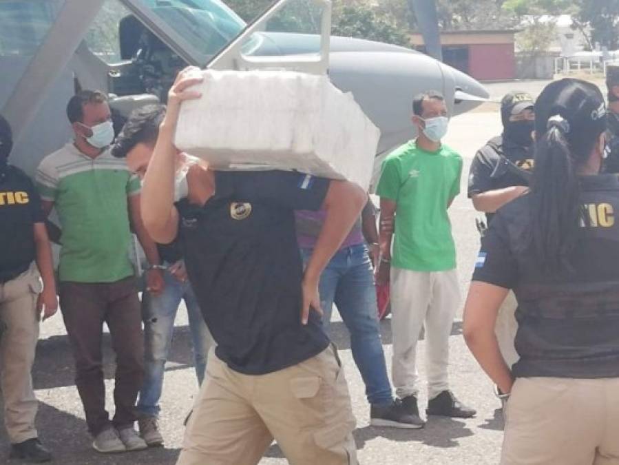 Las imágenes que dejó el fuerte decomiso de cocaína en La Mosquitia