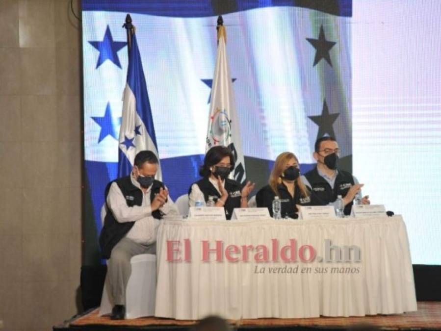 Así se desarrolló el sorteo de las papeletas electorales del CNE (Fotos)