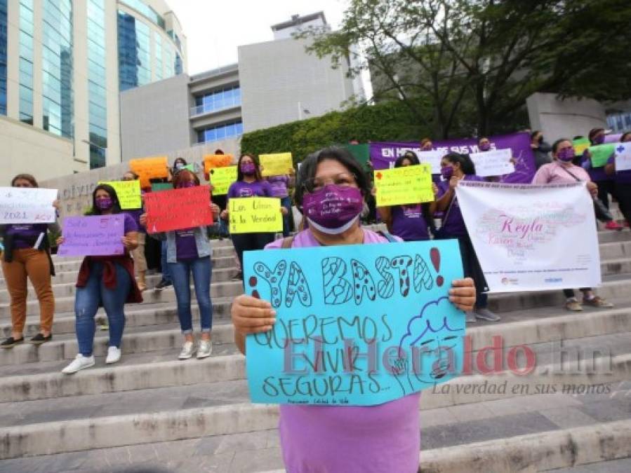 Hondureñas protestas contra la otra pandemia que sufren las mujeres, la violencia (FOTOS)