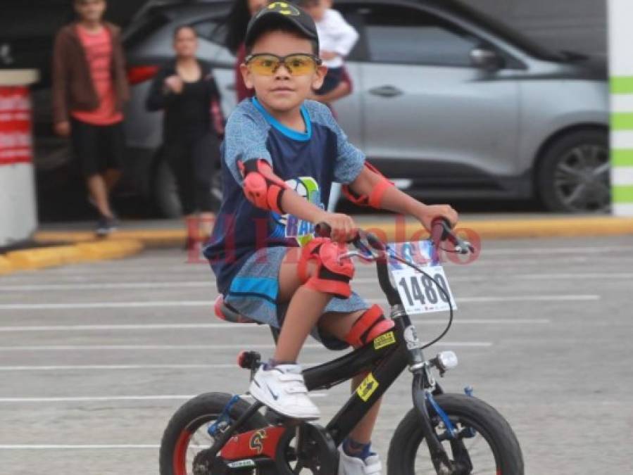 Fotos: Así se vive la Vuelta Ciclística Infantil de EL HERALDO