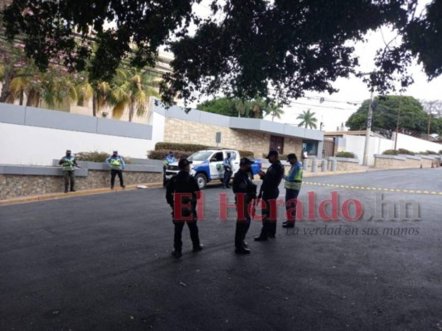 Calles cerradas y tensión dejó falsa alarma de bomba en la Embajada de EEUU