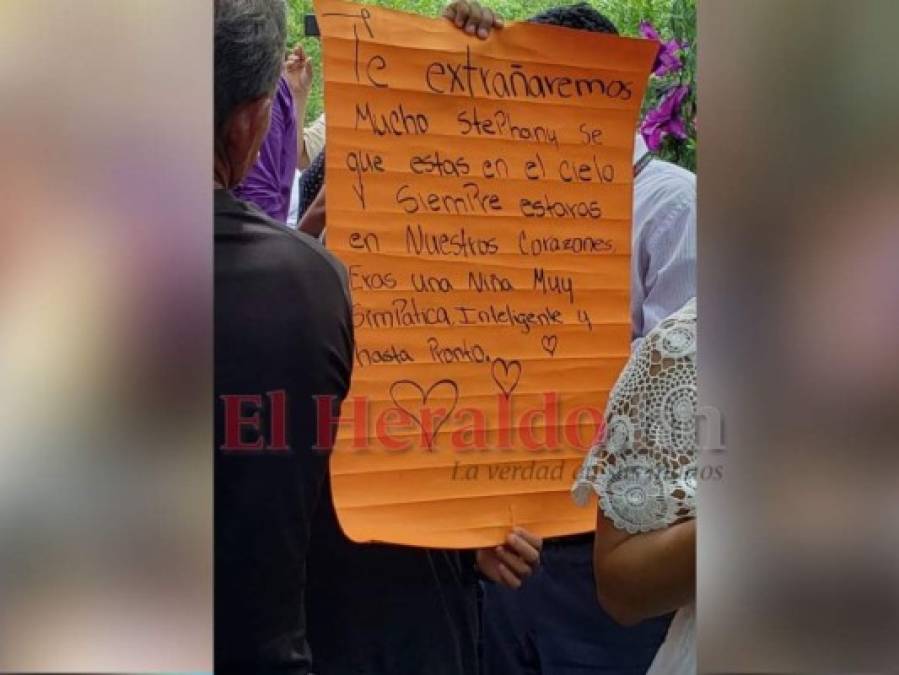 FOTOS: Así fue el último adiós a niña de 11 años asesinada a balazos en Choluteca