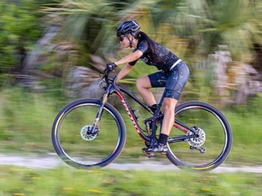 Josselyn Gutiérrez, la bella ciclista hondureña que triunfa en Estados Unidos