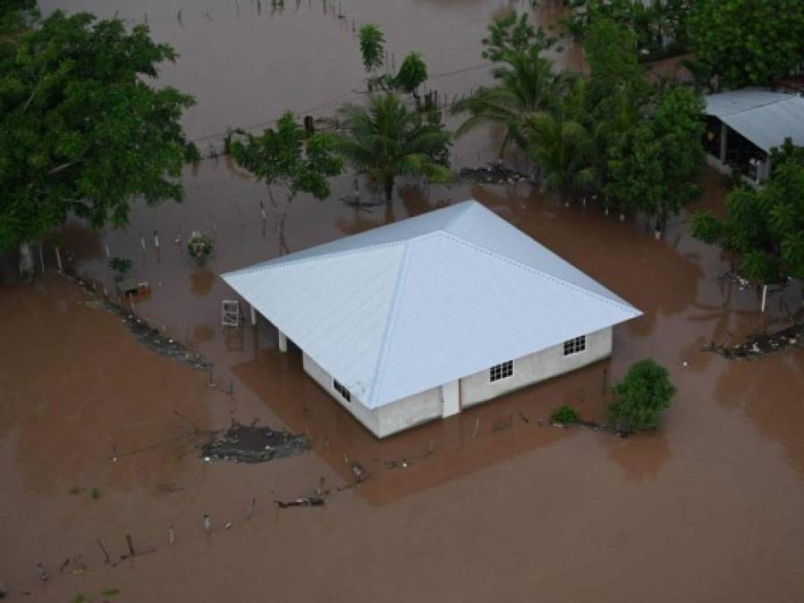 Fotos: Valle de Sula se mantiene bajo el agua tras el devastador Iota