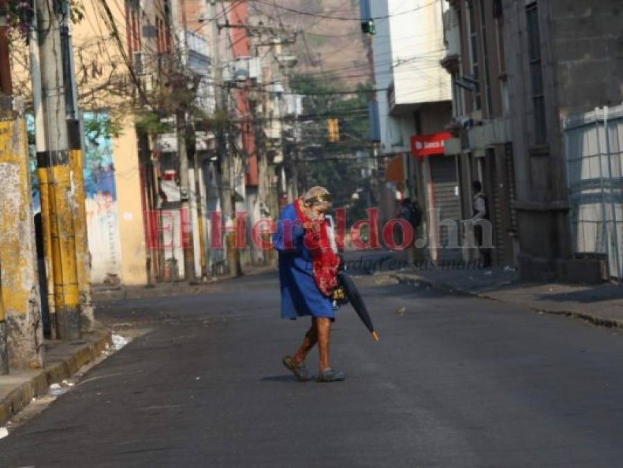 FOTOS: Desolada y vacía, así luce la capital acatando cuarentena