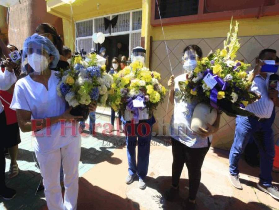 Entre globos, aplausos y caravana despiden al doctor Cándido Mejía (Fotos)