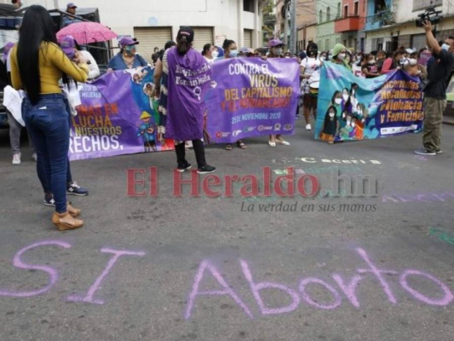 Hondureñas alzan su voz en el Día de la Mujer (FOTOS)