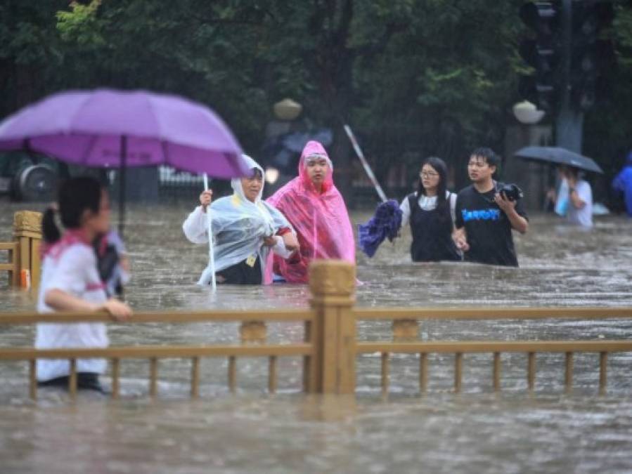 Impactantes imágenes de las inundaciones que dejan 25 muertos en China