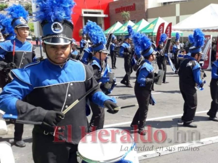 FOTOS: Dinámicas presentaciones de las bandas de guerra en concurso de EL HERALDO