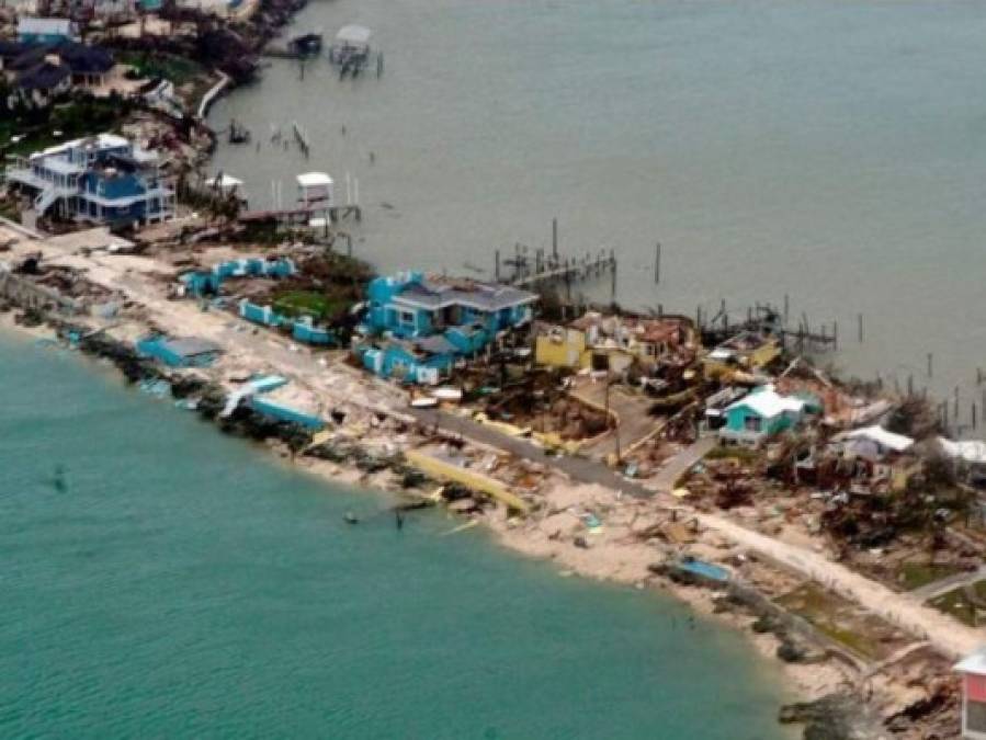 Las primeras fotos aéreas de la devastación de Dorian en Bahamas