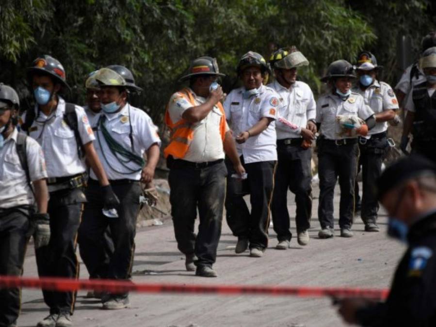 ﻿Fotos: La noble labor de los héroes anónimos tras erupción del volcán de Fuego en Guatemala