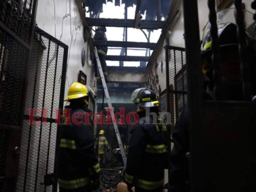 Incendio casi destruye por completo histórico inmueble de la avenida Cervantes (FOTOS)