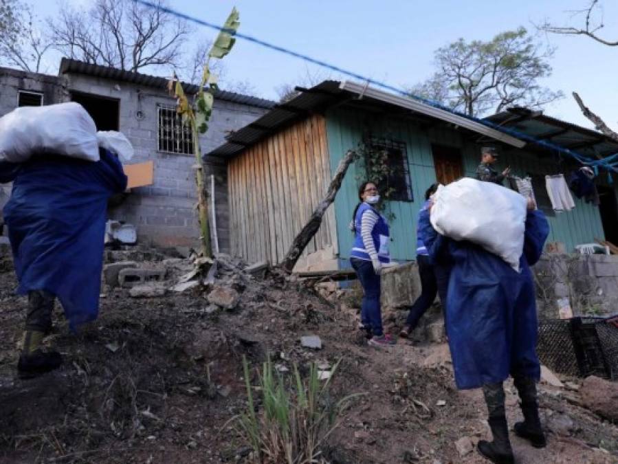 FOTOS: Así fue el segundo día de distribución del 'saco solidario'