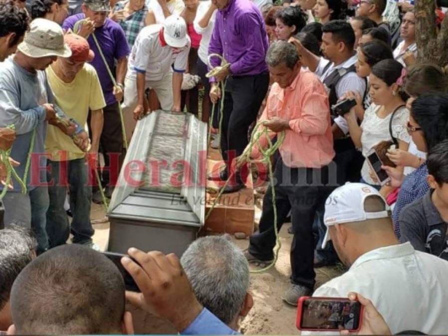 FOTOS: Así fue el último adiós a niña de 11 años asesinada a balazos en Choluteca