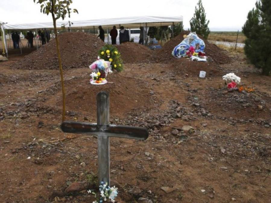 FOTOS: Lo que no se vio del sepelio de familia LeBarón, asesinada por narcos en México