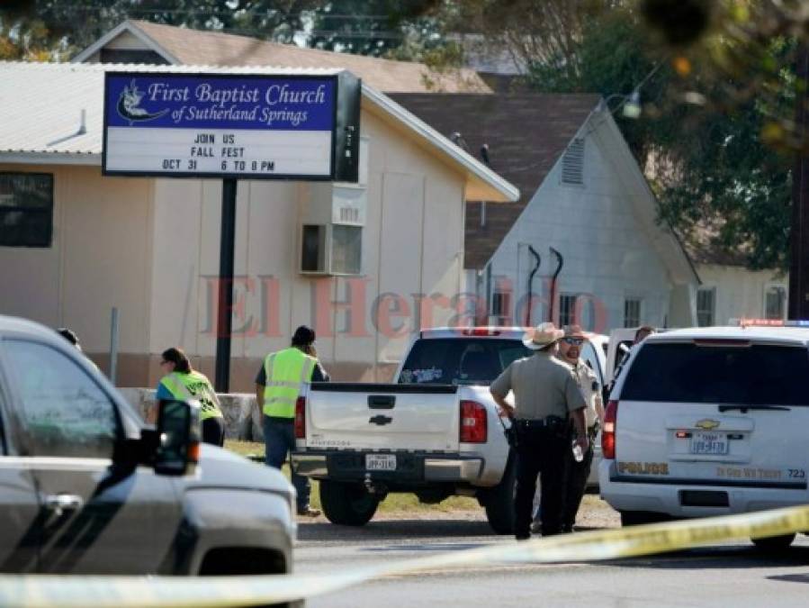 Fotos desde la iglesia en Sutherland Springs donde masacraron a 27 personas