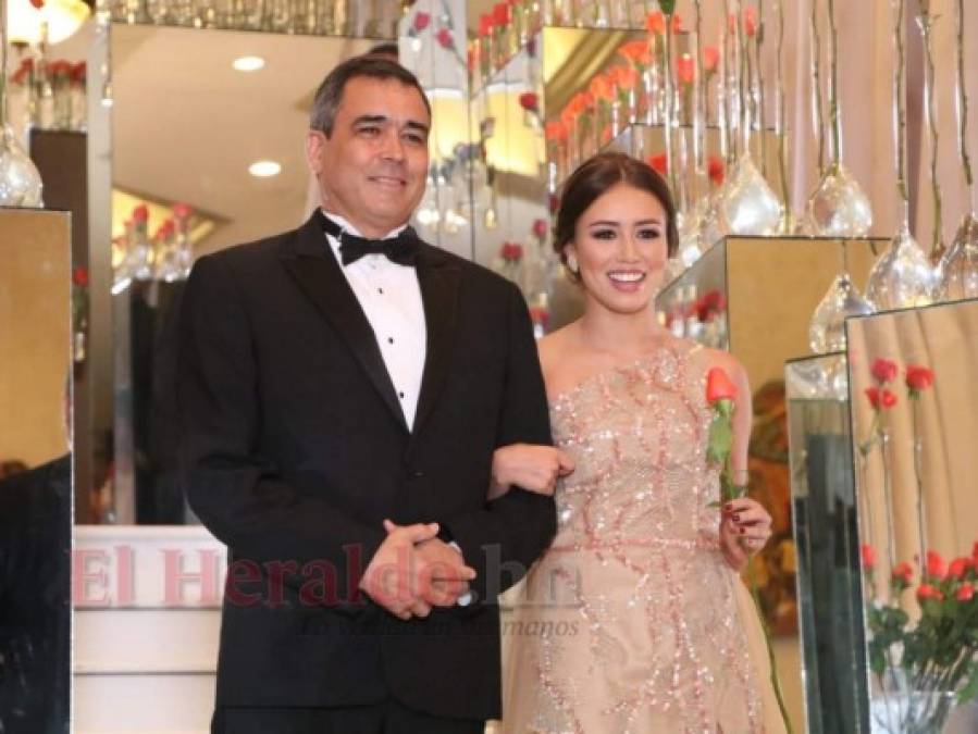 FOTOS: Elegancia y estilo en la Prom 2019 de la Americana