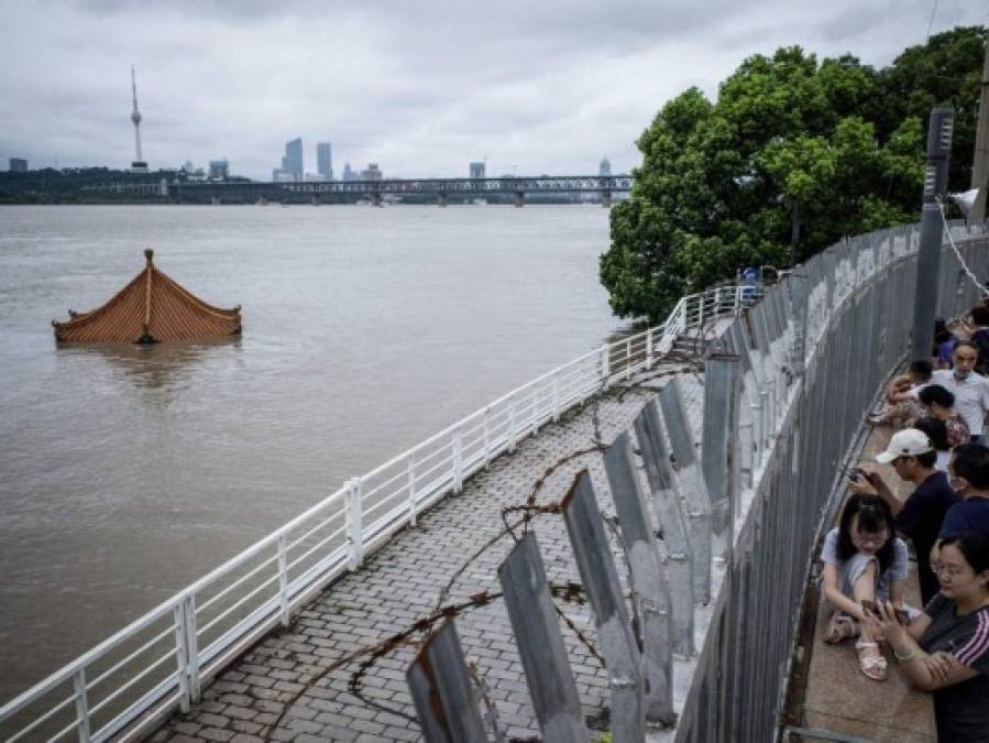 Inundaciones en China alcanzan niveles históricos y amenazan arrasar Wuhan