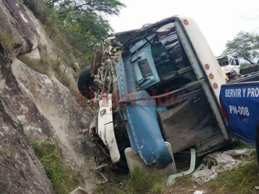 Las imágenes tras el aparatoso accidente en carretera a Olancho