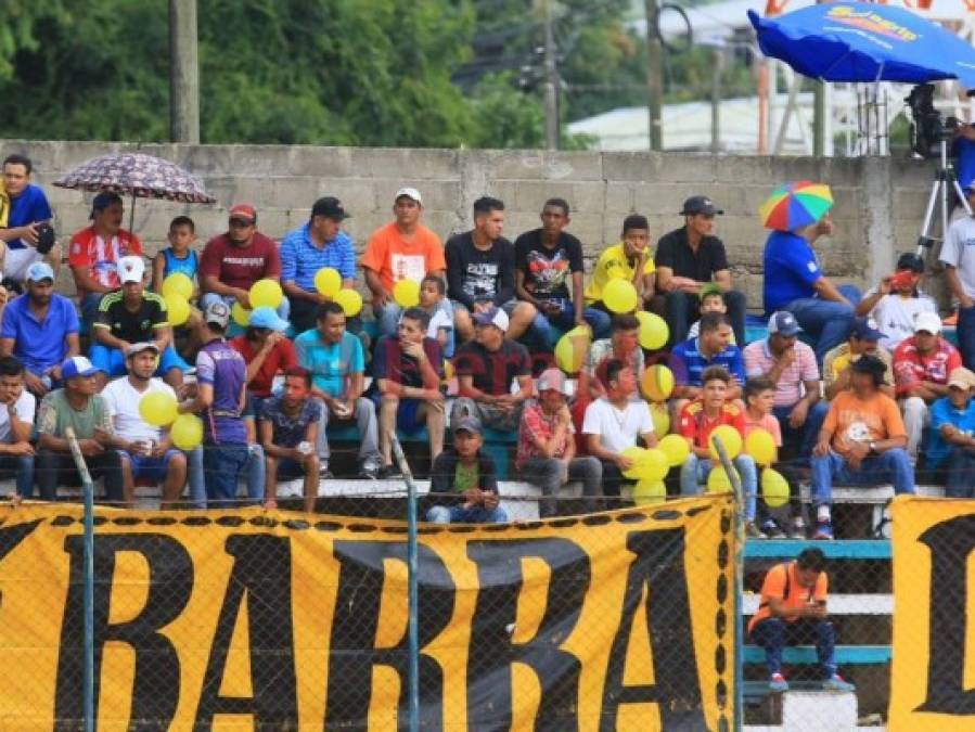 Así llegó la afición del Real España para apoyar a la Máquina