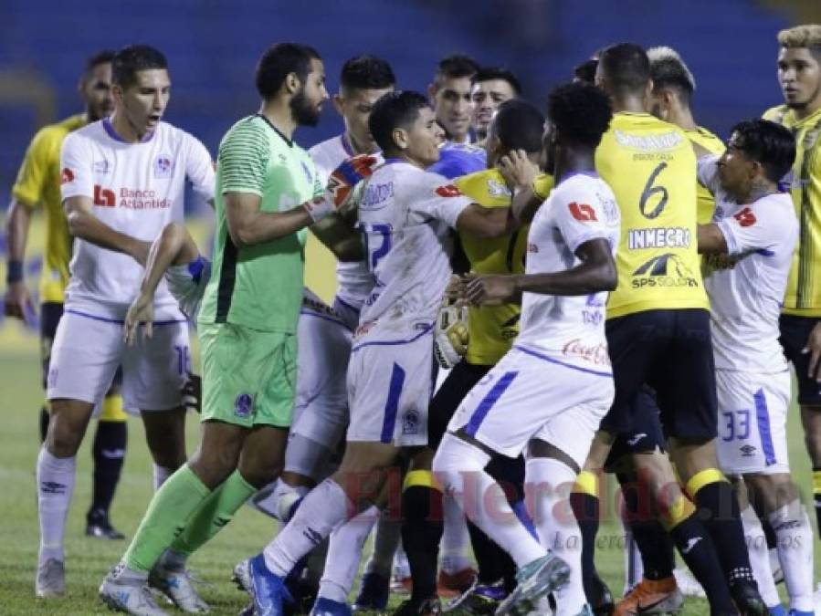 El enfado de Troglio, la celebración de Rony y el show de la Ultra: Las fotos después del Real España vs Olimpia