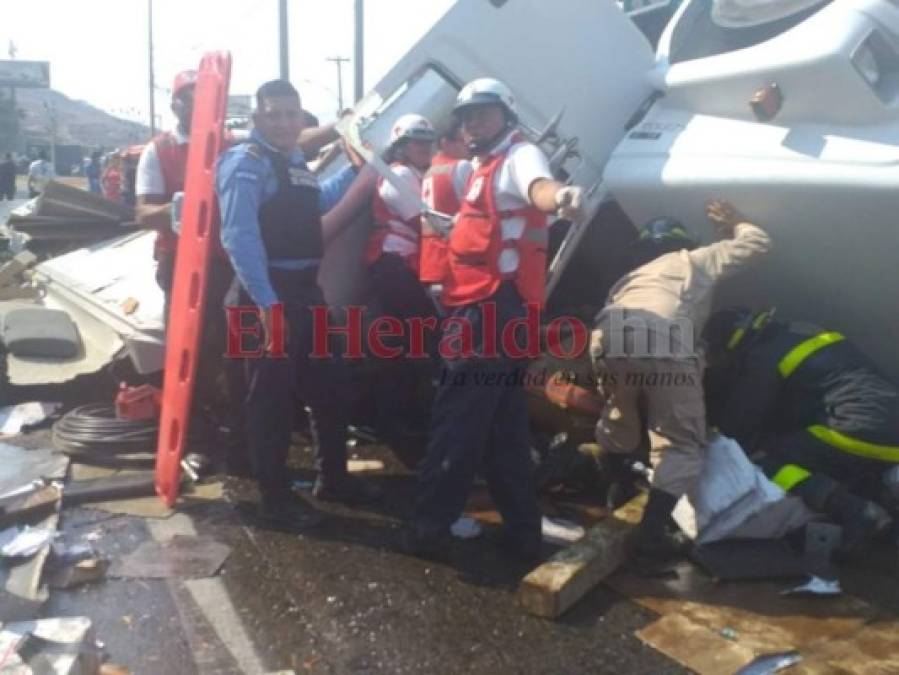 Las imágenes que dejó el aparatoso accidente en la colonia El Carrizal de la capital