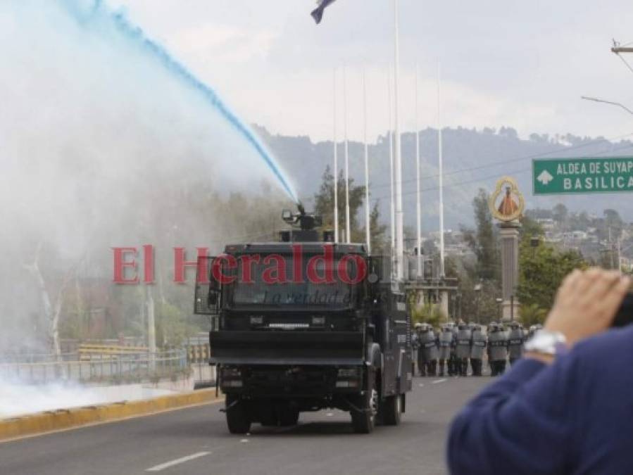 FOTOS: Desorden y caos afuera de la UNAH en el inicio de clases