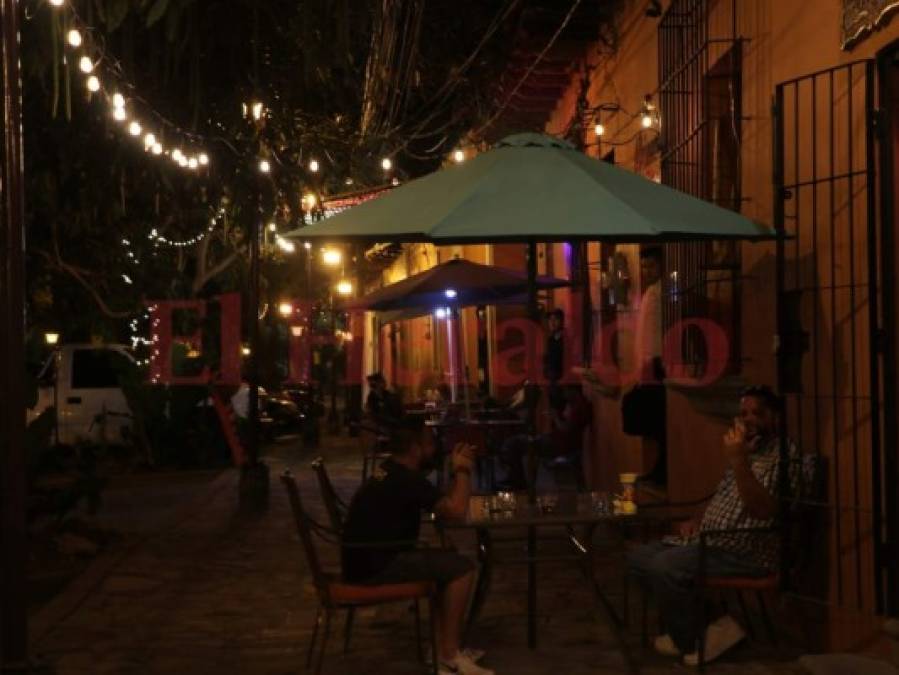 FOTOS: Así es la vida nocturna en el Centro Histórico de Comayagua