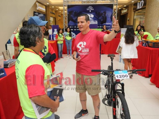 VIII Vuelta Ciclística EL HERALDO: Así fue la última entrega de kits