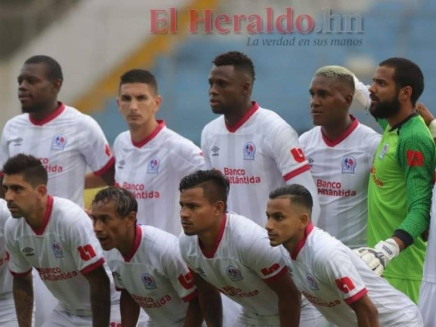 Dinero en camerinos, un jugador de 60 años en cancha y goleada: toda la polémica del partido de Olimpia en Surinam