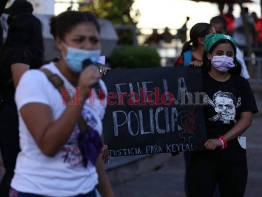 Lesionados, motos quemadas y consignas en protesta para exigir justicia para Keyla Martínez