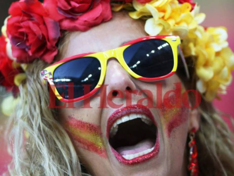 Los bellos rostros que roban suspiros en el Kazán Arena para el España vs Irán